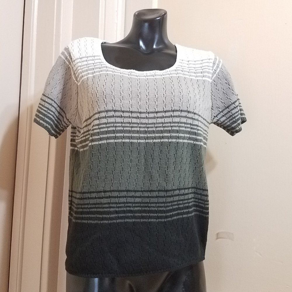 Reba Rose Color Blocked Pullover